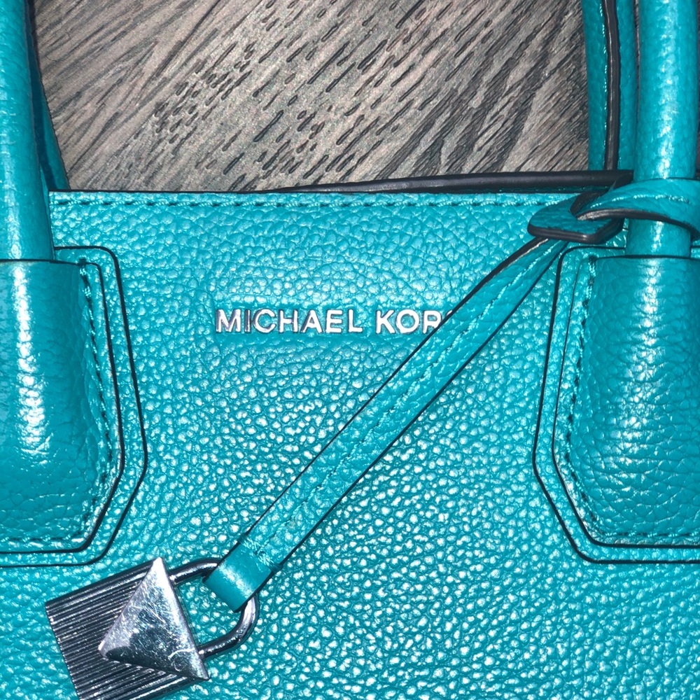 Beautiful Michael Kors Mercer Crossbody
